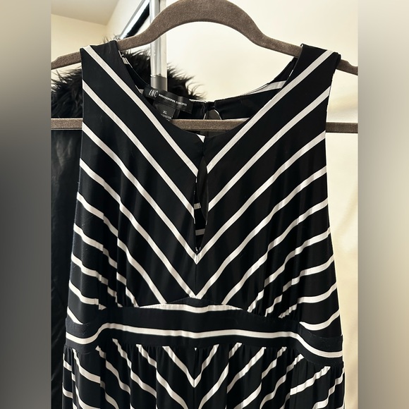 Black and white striped maxi dress - Picture 2 of 5